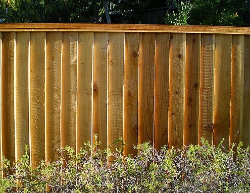 PICTURE FRAME LOUVERED REDWOOD FENCING