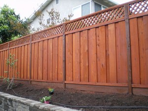 JUMBO LATTICE REDWOOD FENCING