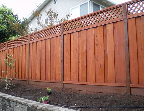 JUMBO LATTICE REDWOOD FENCING