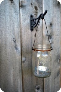 Mason Jar lantern 200x300