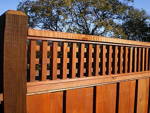 custom redwood fencing square lattice